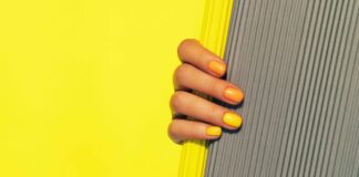 Come rimuovere in sicurezza le unghie acriliche a casa