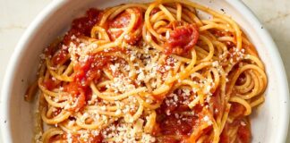 Незамінні запаси: три преміальні соуси в банках, які не поступаються домашнім рецептам