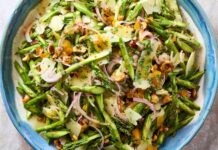 Свіжість і хрускіт: ідеальний салат зі спаржі з абрикосовим вінегретом
