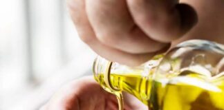 Odbudowa włosów oliwą z oliwek: podstawa naturalnej pielęgnacji